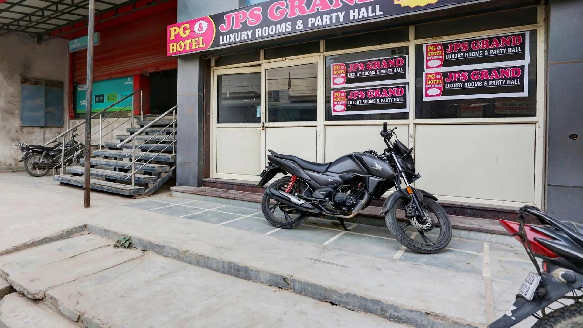 Hotel O Dwarka Mor Metro Hotel Delhi  4*, Delhi (National Capital Territory of India)