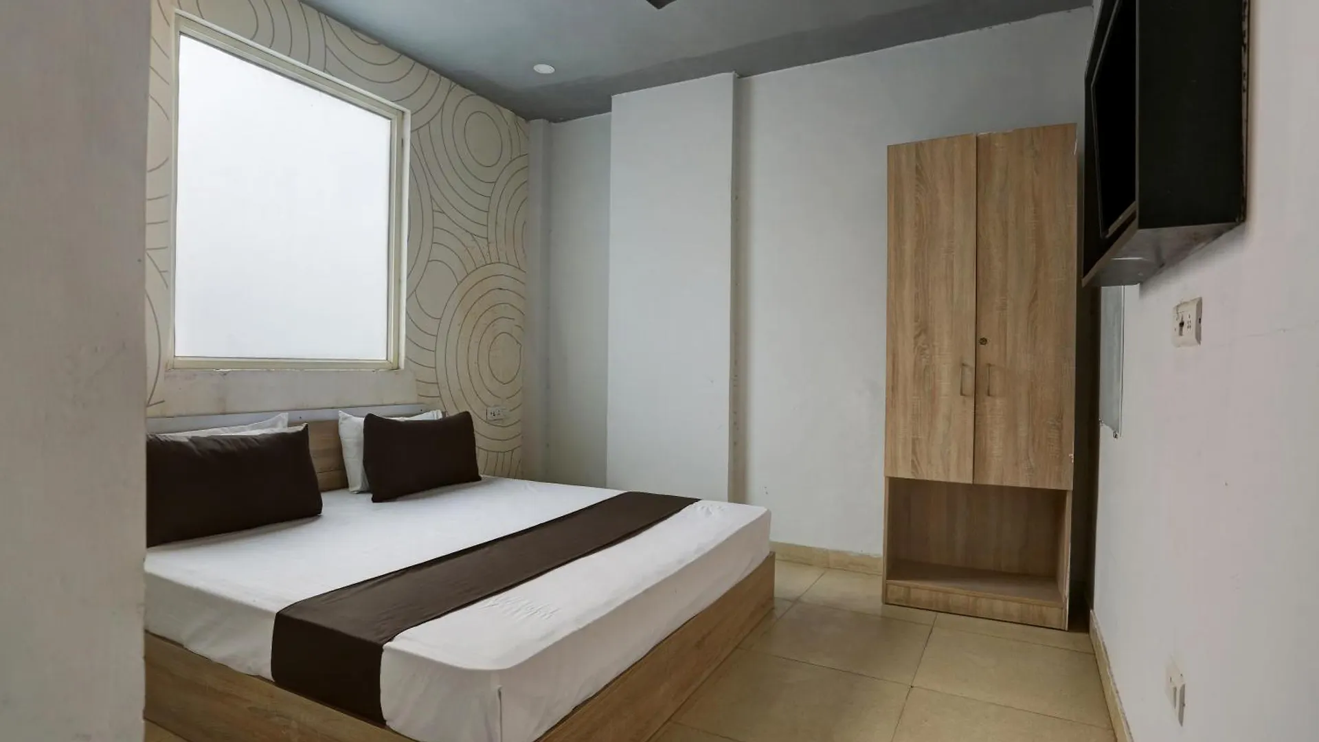 Hotel O Dwarka Mor Metro Hotel Delhi
