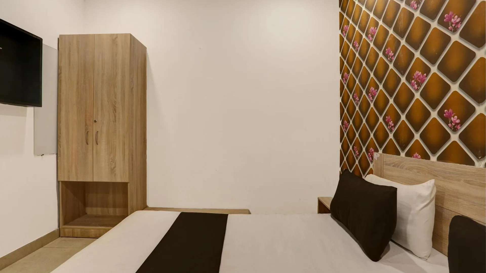 Hotel O Dwarka Mor Metro Hotel Delhi  4*, Delhi (National Capital Territory of India) India